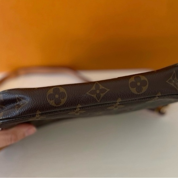 Louis Vuitton Pochette Monogram Purse - Picture 13 of 15